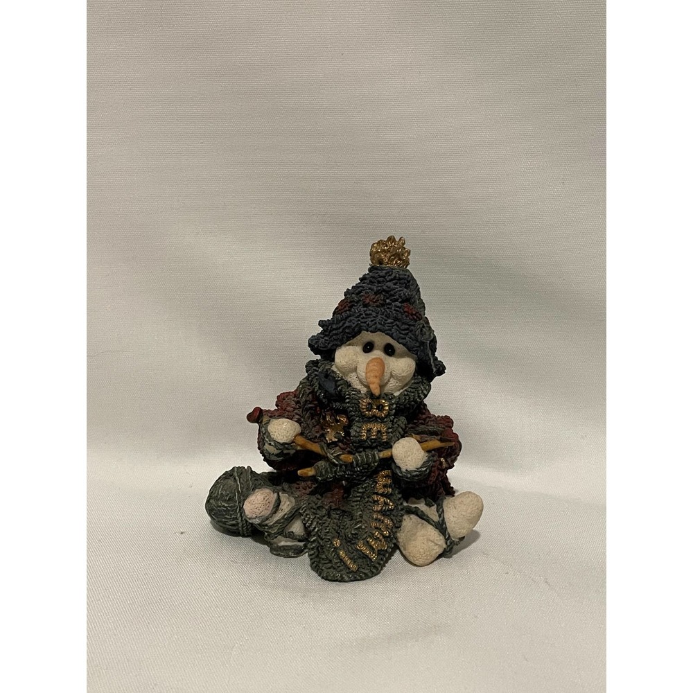 The Boyd's Bear and Friends Wee Folkstones PEARL TOO THE KNITTER 1997